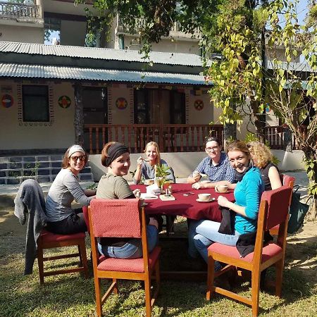 Jungle Safari Resort Sauraha Exterior photo