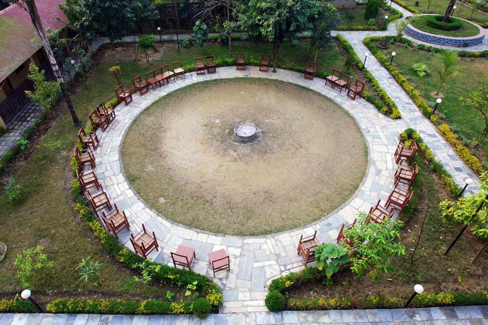 Jungle Safari Resort Sauraha Exterior photo