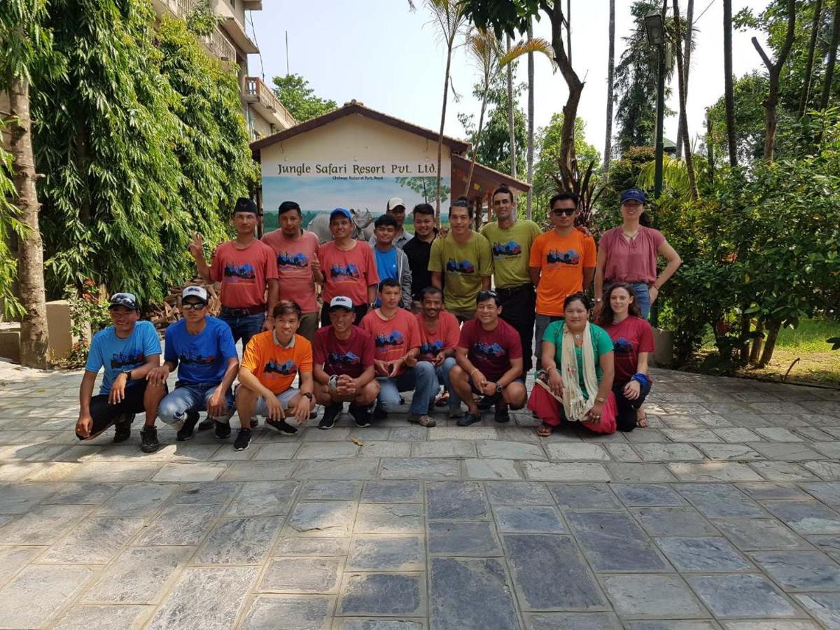 Jungle Safari Resort Sauraha Exterior photo